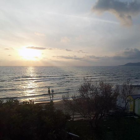 Hotel E Residence Il Faro Acciaroli Dış mekan fotoğraf