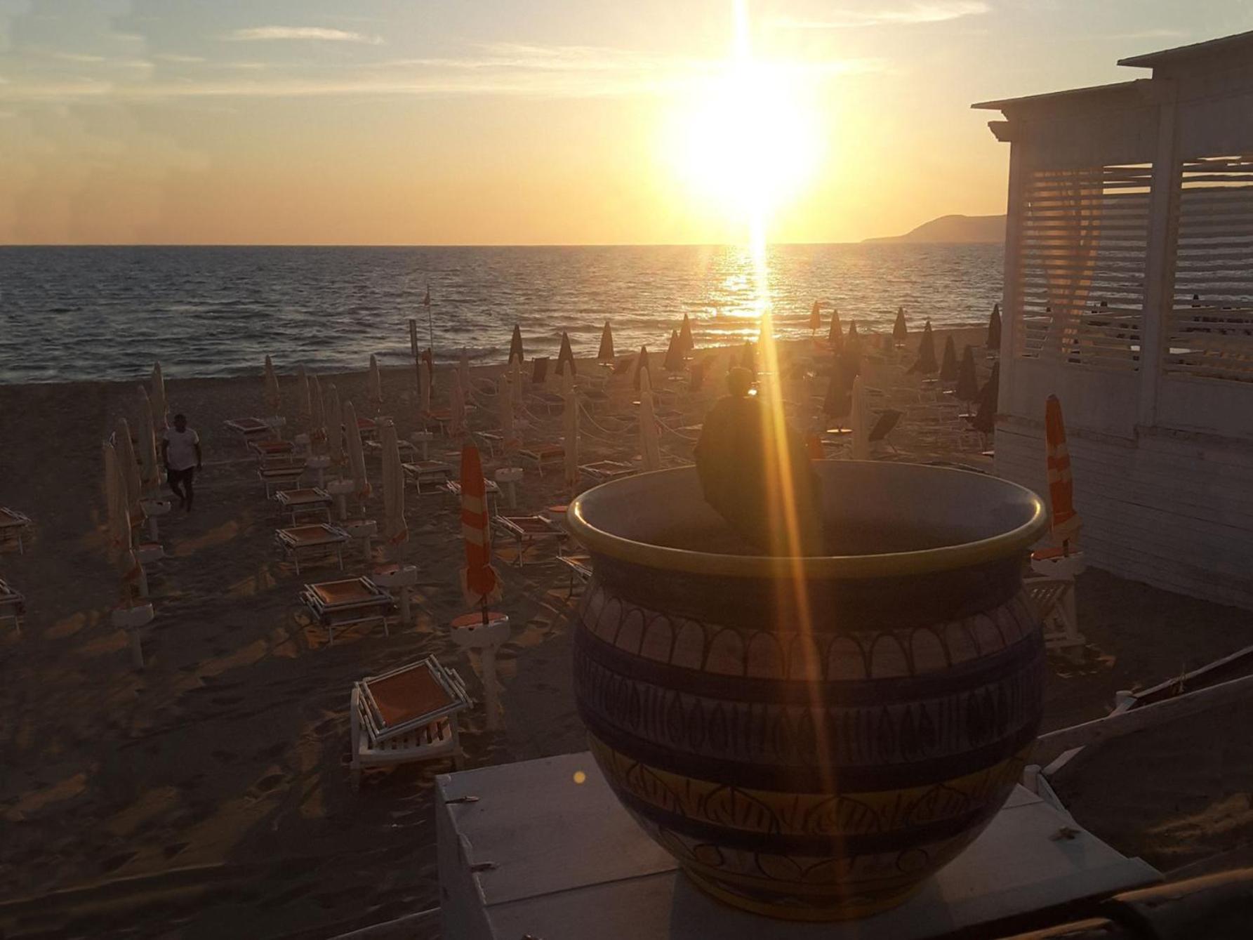 Hotel E Residence Il Faro Acciaroli Dış mekan fotoğraf