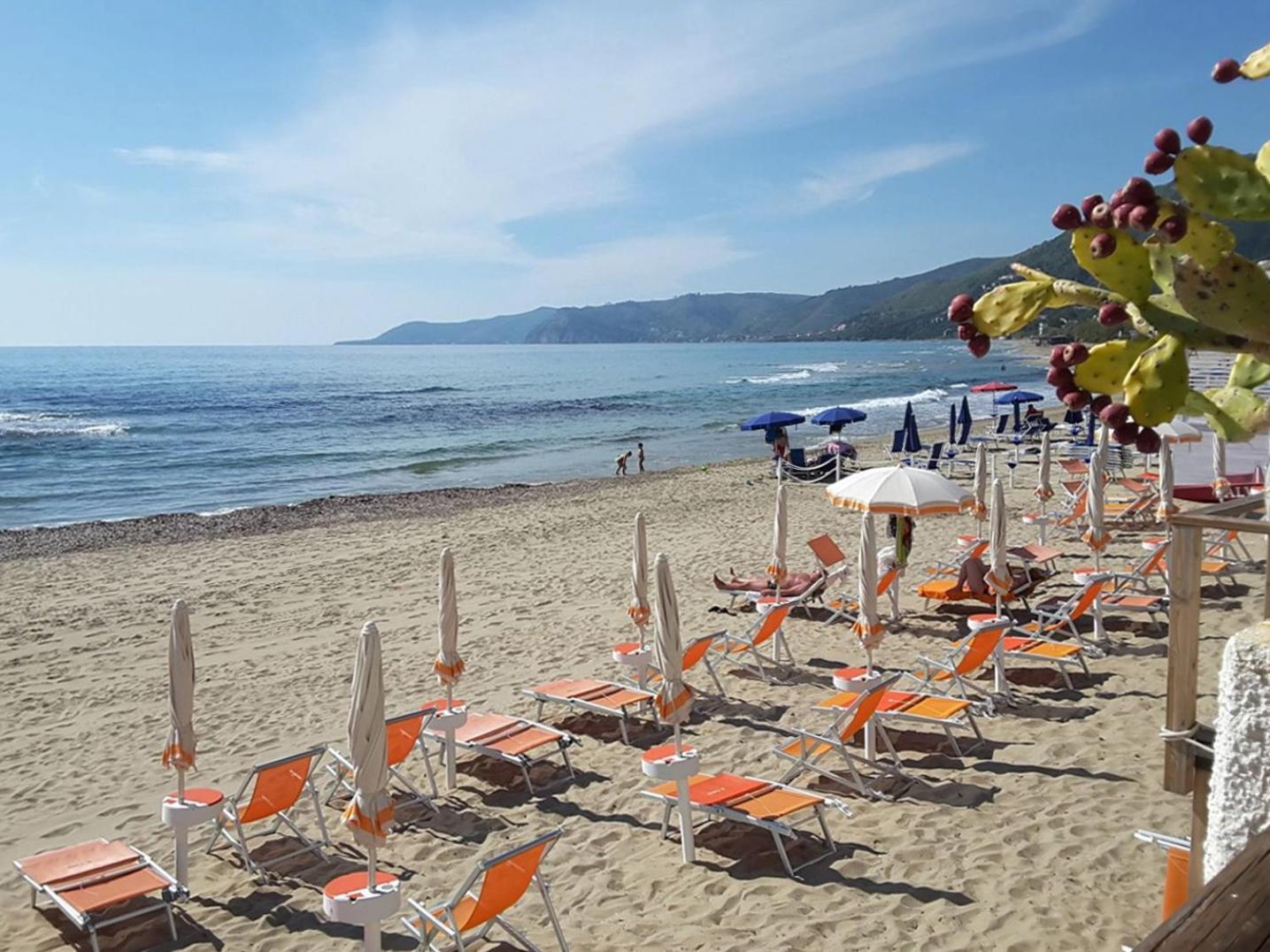 Hotel E Residence Il Faro Acciaroli Dış mekan fotoğraf